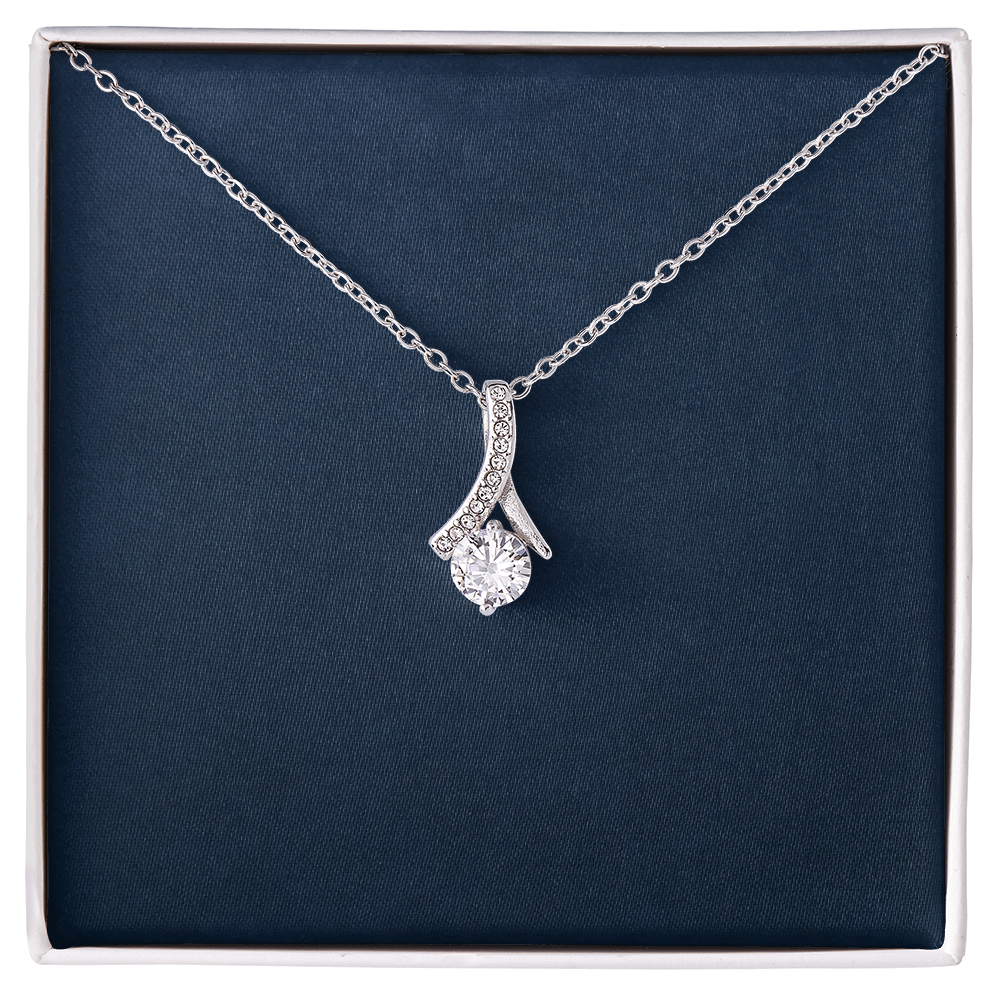Alluring Beauty Necklace – Yellow & White Gold Variants